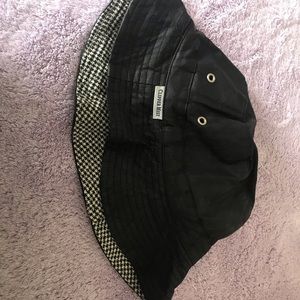 London Fog bucket hat